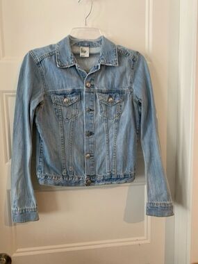 H&M Denim Light Wash Denim Jacket - Classic Button Front